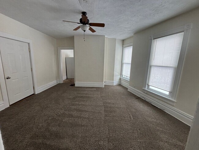 Building Photo - nbr142