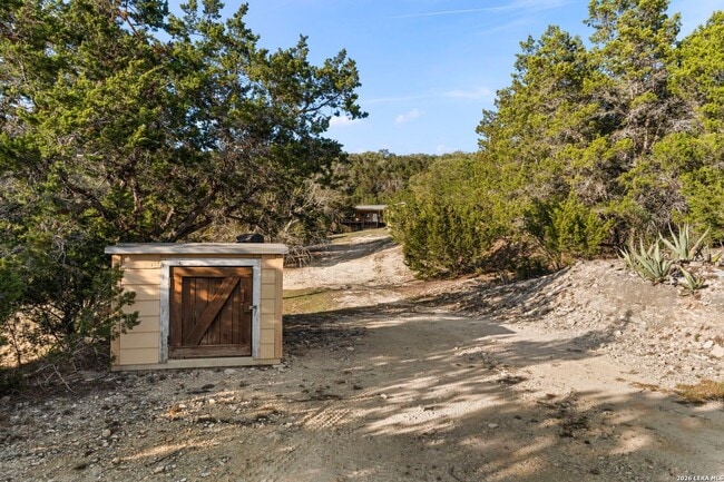 Building Photo - 1597 Pipe Springs Dr