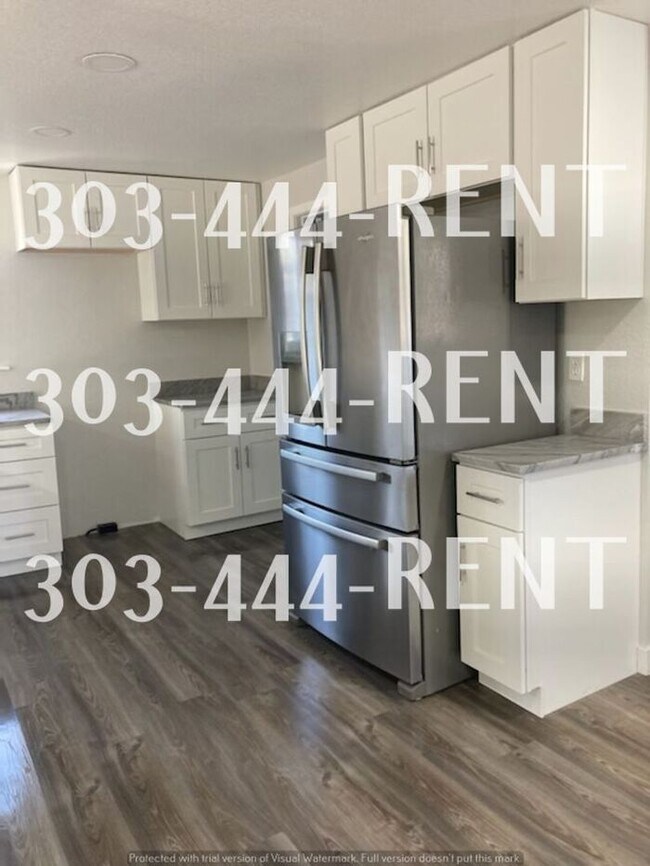 Building Photo - Welcome to this stunning 3-bedroom, 2-bath...