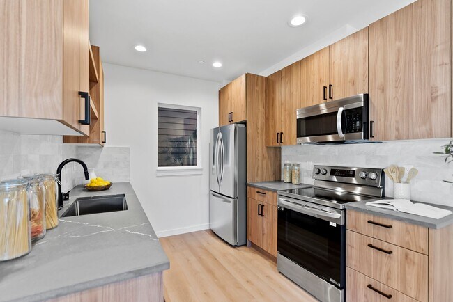 Building Photo - Modern Elegance in the Heart of Wallingford