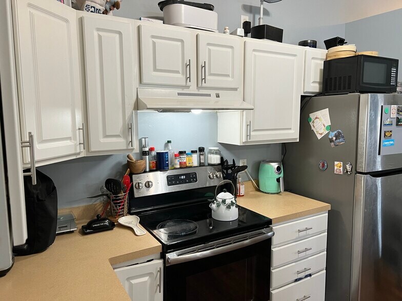 Building Photo - 652 Cobblestone Way