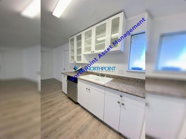 Building Photo - Charming 3-Bedroom Home in Meadowview – Fr...
