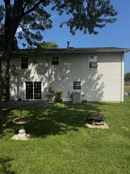 Building Photo - 7923 Stonehearth Rd