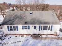 Building Photo - 48 Quaker Hill Rd