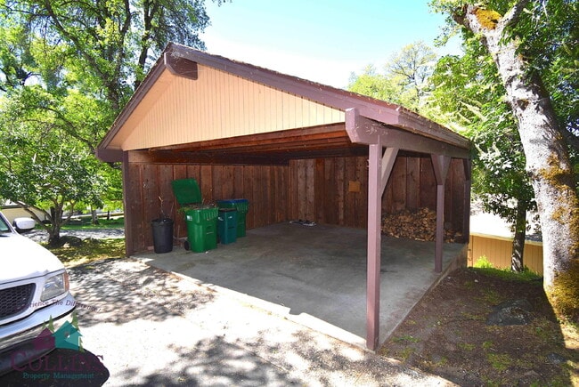 Building Photo - Comfortable 2-Bedroom Home in Lake Wildwood