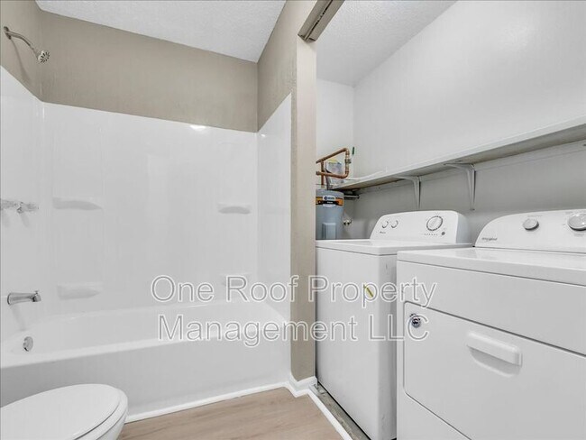 Building Photo - 1911 Chateau Dr