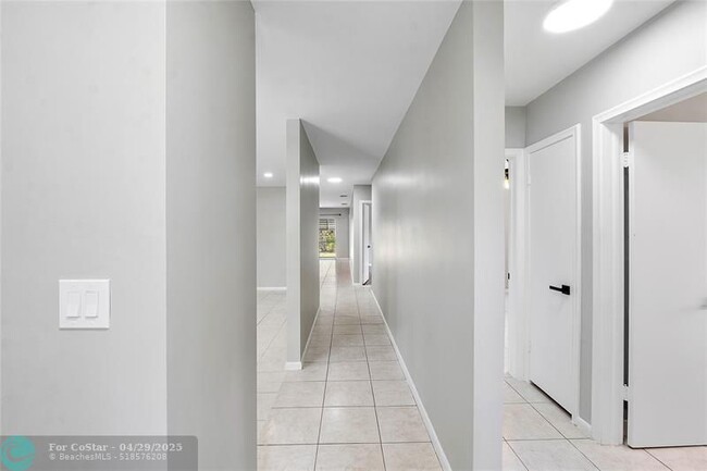 Building Photo - 3843 NW 81st Terrace