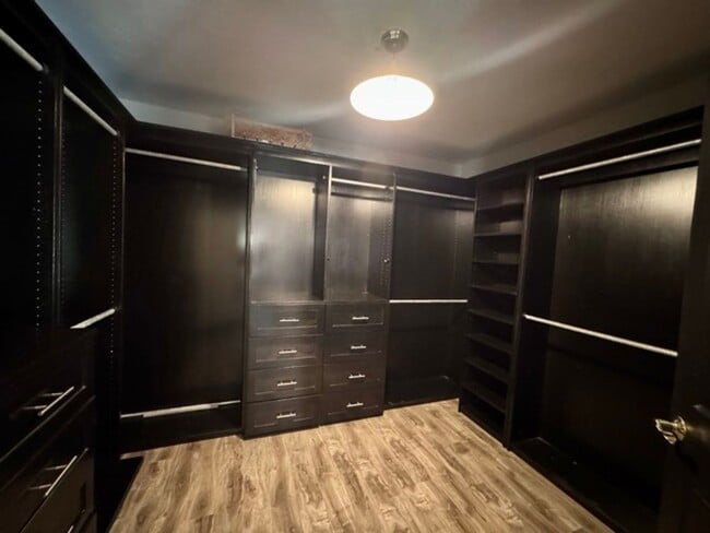Building Photo - Move in Special! Move in by November 1st a...