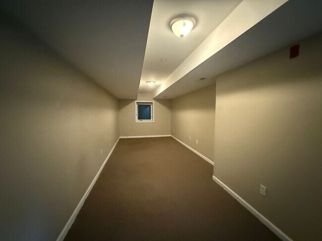 Building Photo - 51 Chelsea St