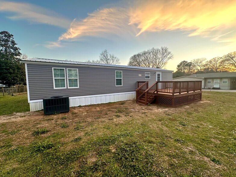 Building Photo - 118 Little Farm Ln