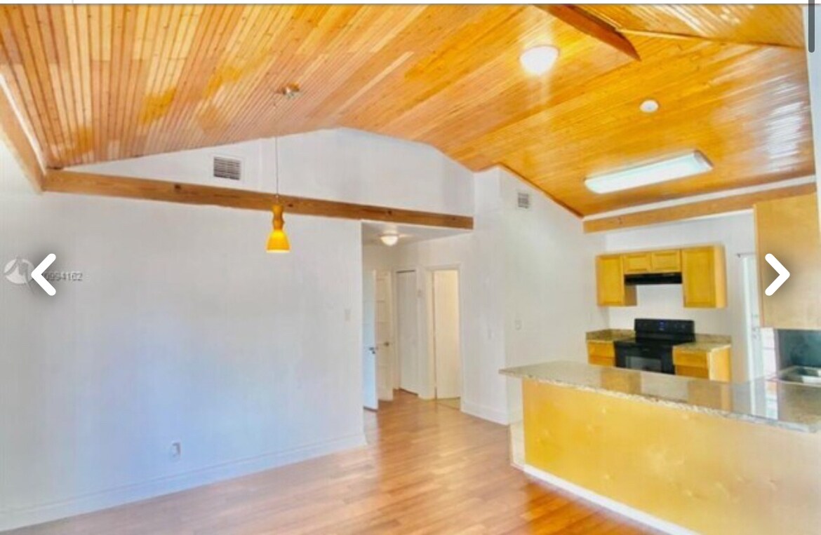 Building Photo - 12780 Westview Dr