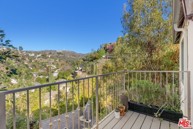 Building Photo - 5767 Tuxedo Terrace