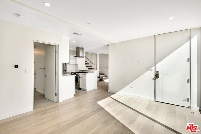 Building Photo - 28405 Via Acero St