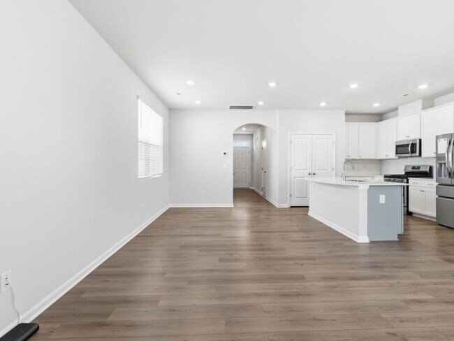 Building Photo - 211 Stellate Pl