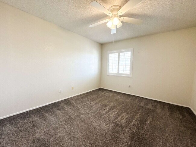 Building Photo - “Spacious 4-Bedroom, 2-Bathroom Home with Pool in Tamarack”