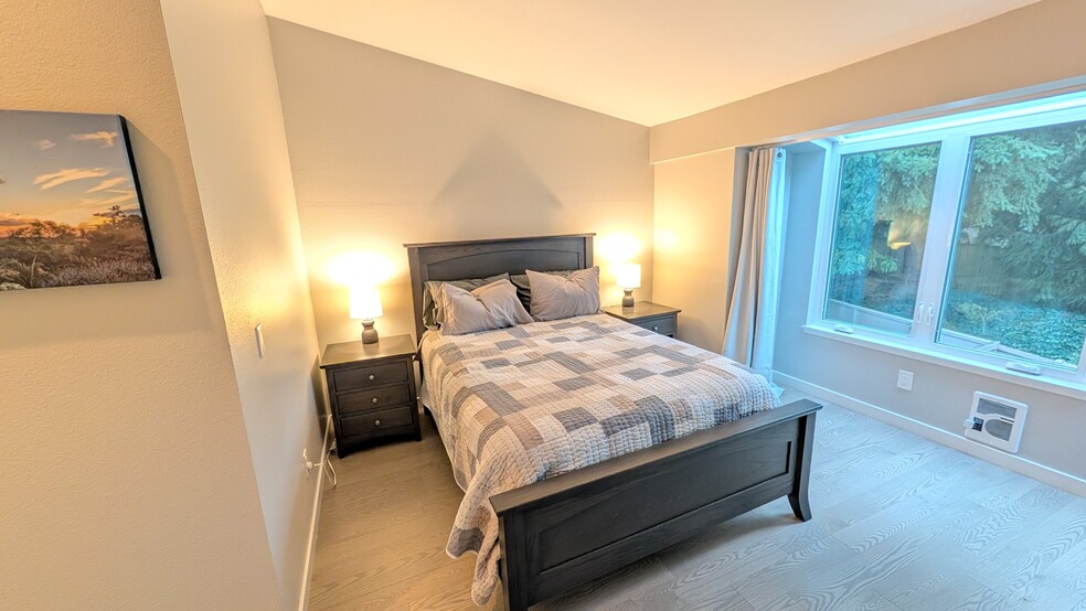 Building Photo - 9612 NE 121st Ln