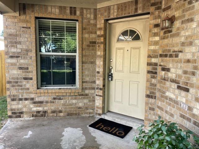 Building Photo - 2851 Sandberry Dr