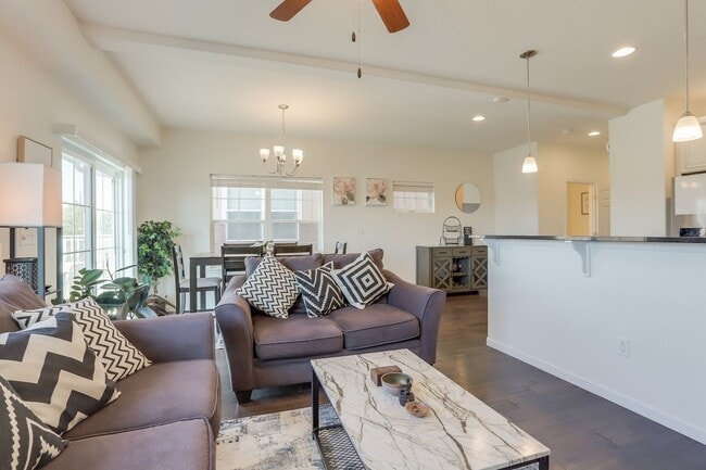 Building Photo - 3 bed 2.5 bath Townhome in Northwest Denver