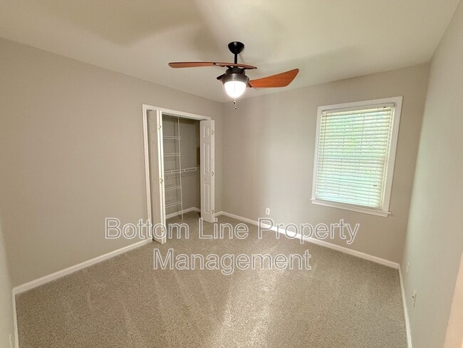 Building Photo - 2321 Heathershire Ln