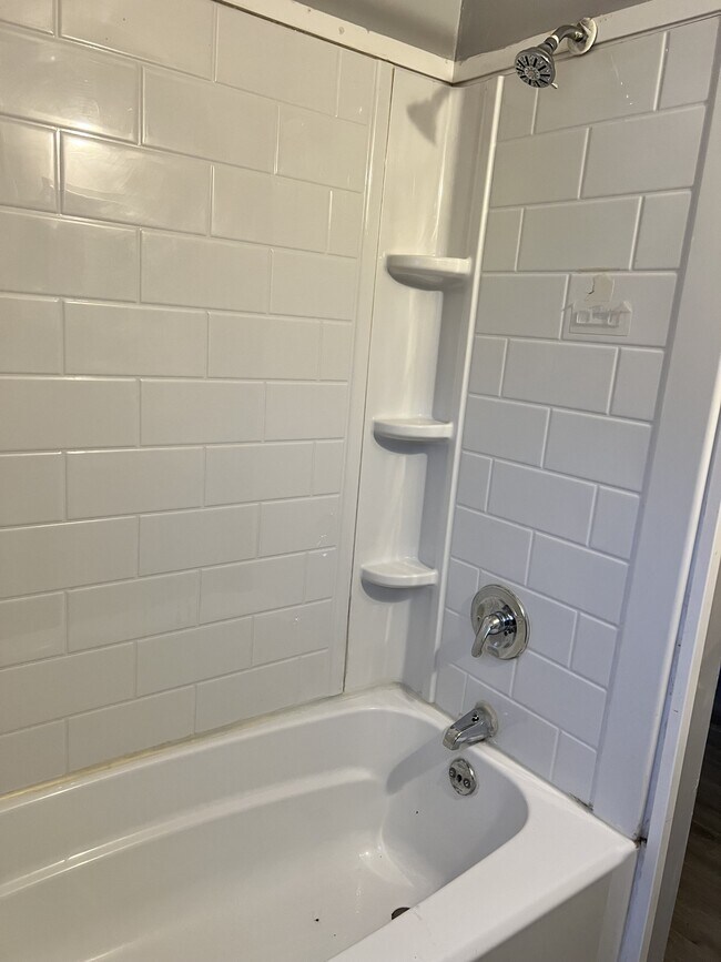 Building Photo - 2811 Lewiston Rd