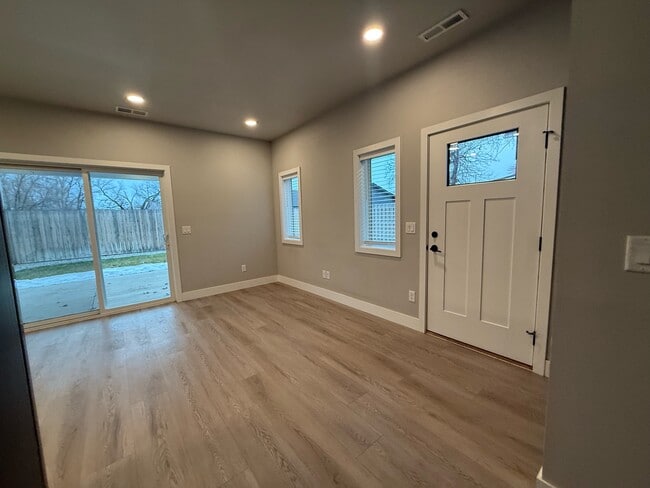 Building Photo - 651 Washington St