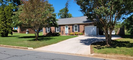 Building Photo - 1789 Hausman Dr