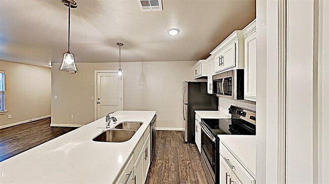 Building Photo - 5014 Avion Ct