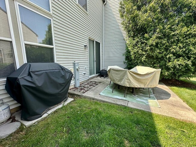 Building Photo - 3334 Bromley Ln