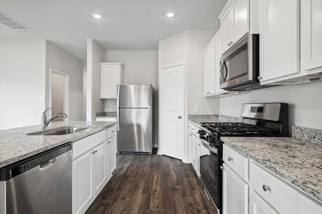 Building Photo - 5910 Peony Pl