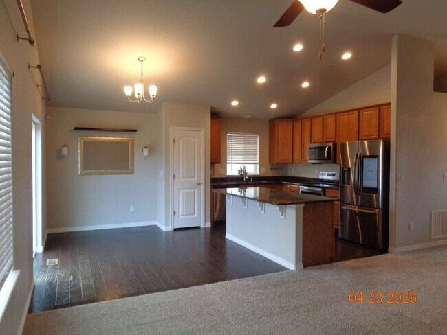 Building Photo - Lorson Ranch beauty