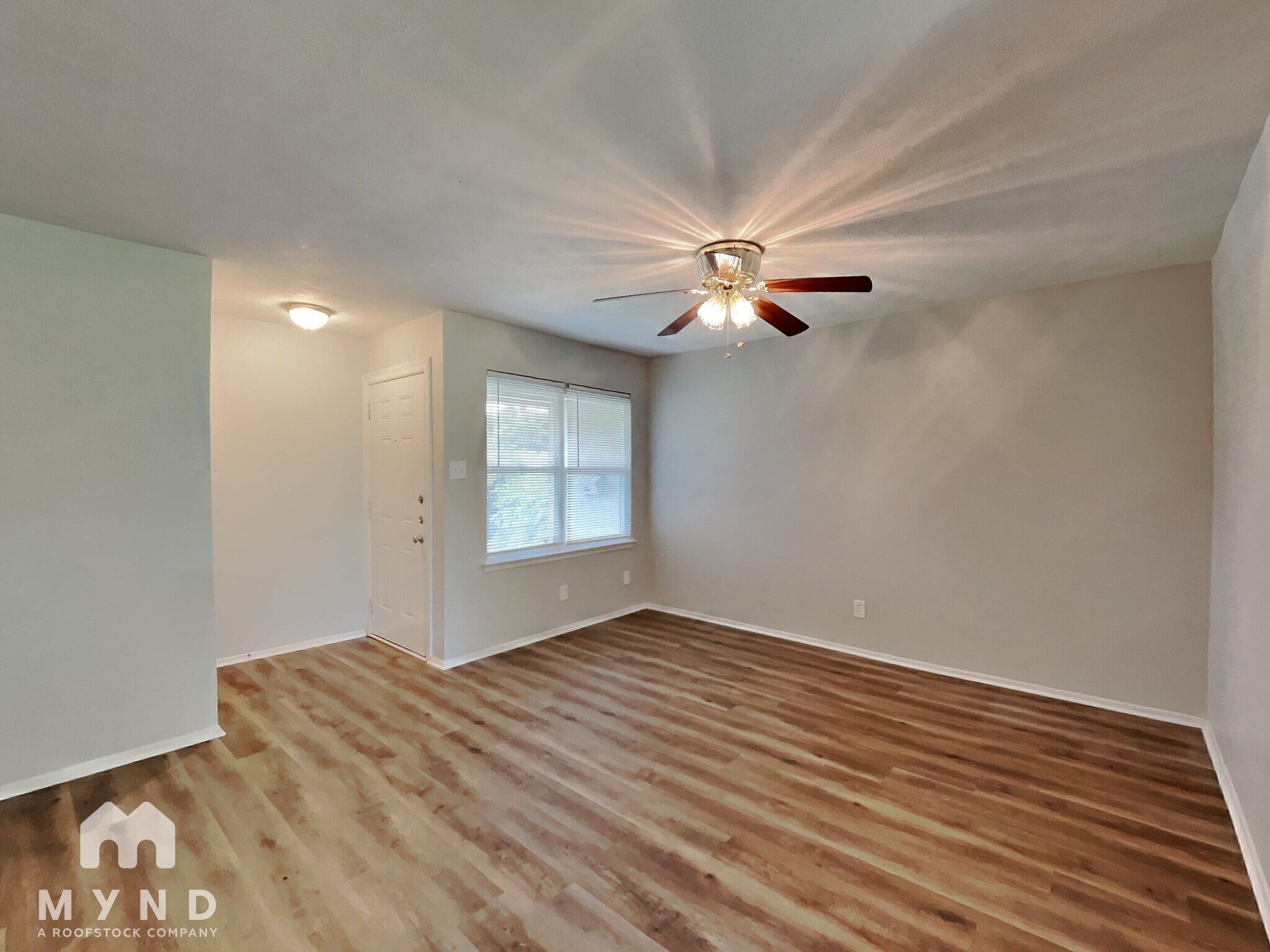 Building Photo - 3451 Pebbleshores Dr