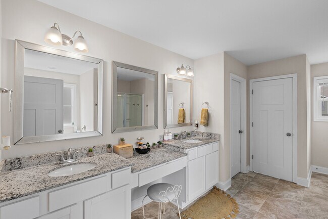 Building Photo - 152 Savannah Wood Rd