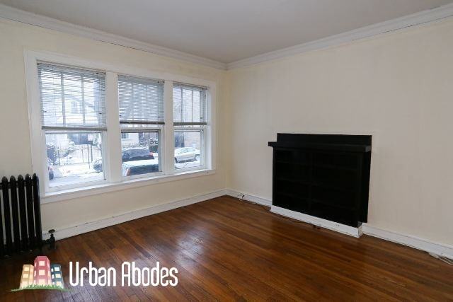 Building Photo - 1917 W Winnemac Ave