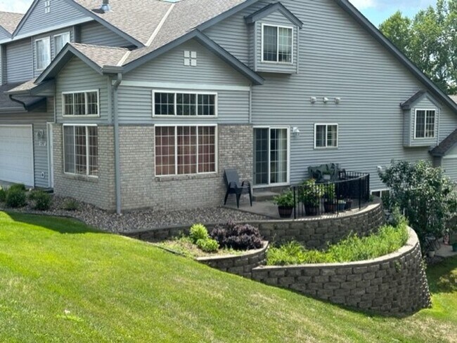 Building Photo - 12957 Echo Ln
