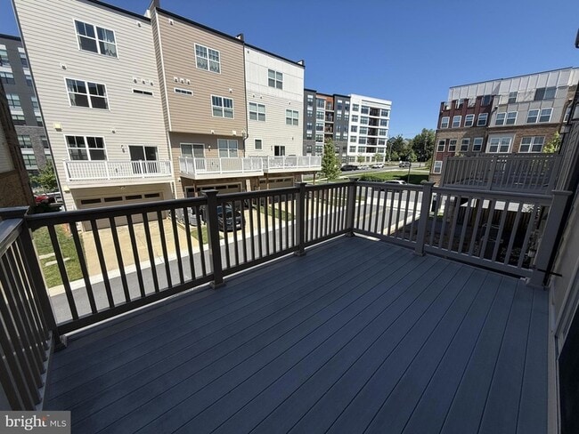 Building Photo - 115 Dickenson Dr