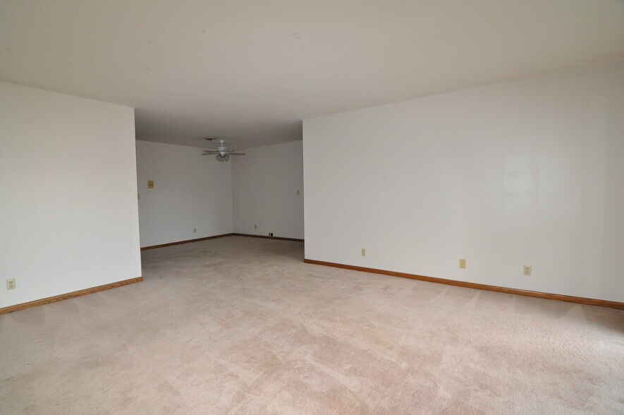 Building Photo - 1127 13th St