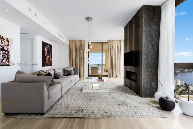 Building Photo - 17749 Collins Ave
