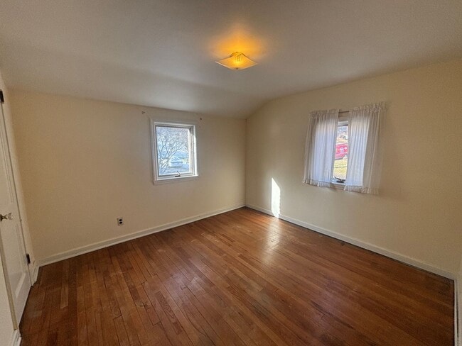 Building Photo - Use Your Tax Return For This Sweetheart of a Deal! This is a Lease-to-Own – Not a typical rental.