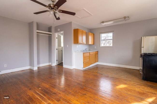 Building Photo - 1604 Harrison St