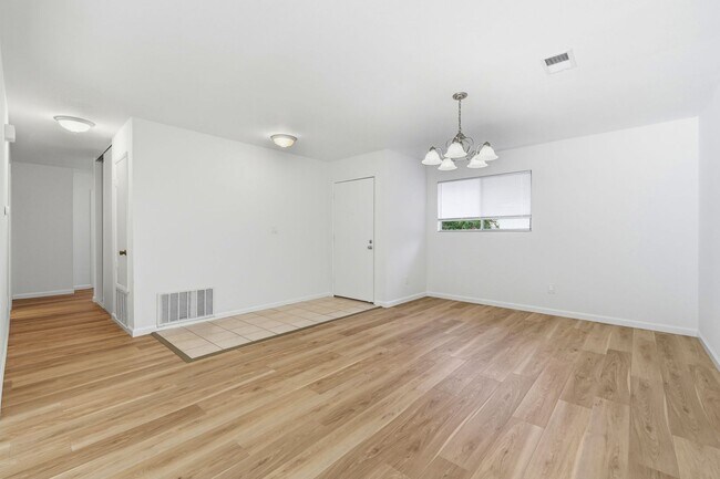 Building Photo - Spacious 4-bedroom 2-Bath in Desirable Area in Walnut Creek!