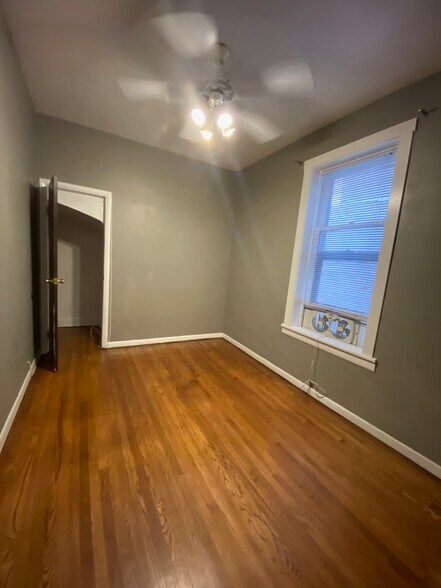 Building Photo - 2232 W Addison St