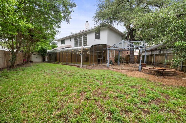 Building Photo - 2303 El Sol Dr