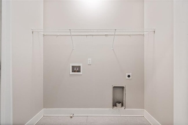 Building Photo - 2180 Colvin Ct NW