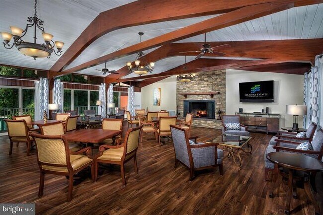 Building Photo - 6001 Hunt Ridge Rd