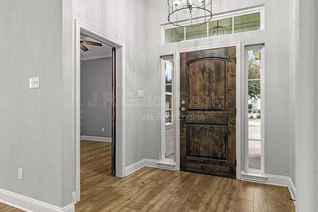 Building Photo - 19 N Shore Cir