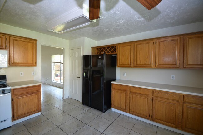 Building Photo - 12410 Meadow Briar Dr