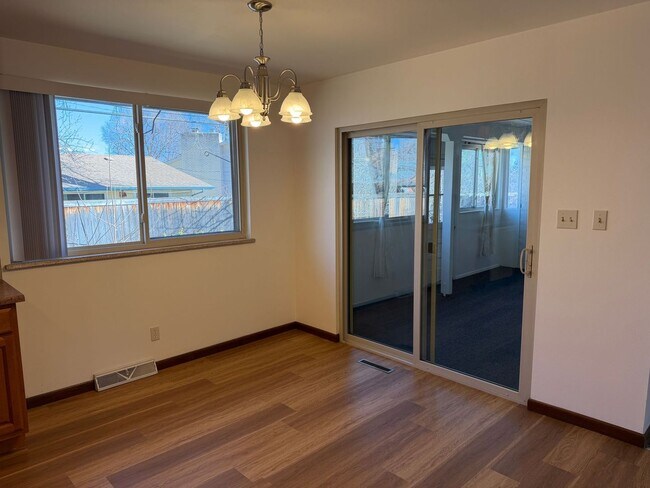 Building Photo - Open and Bright 3BD Home in Desirable Boulder Neighborhood