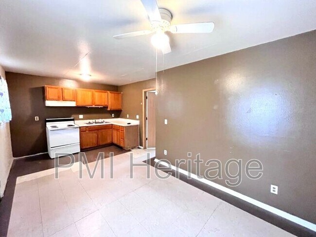 Primary Photo - 809 E Huntsville Ave