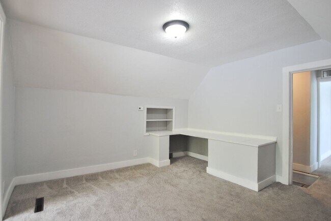 Building Photo - 24 S 300 E