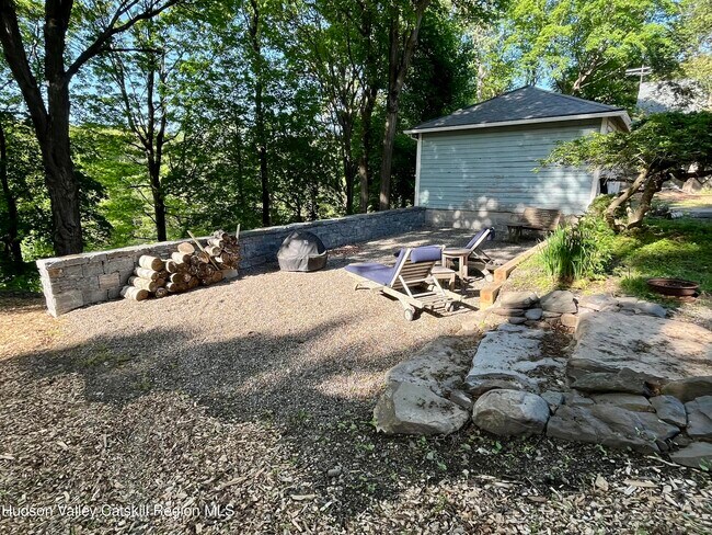 Building Photo - 5 Fairview Ave